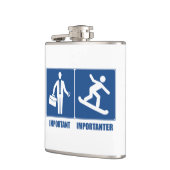 Arbeit ist wichtig, Snowboarden ist wichtig Flachmann (Links)