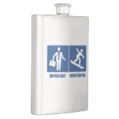 Arbeit ist wichtig, Snowboarden ist wichtig Flachmann (Rechts)