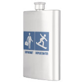 Arbeit ist wichtig, Snowboarden ist wichtig Flachmann (Links)