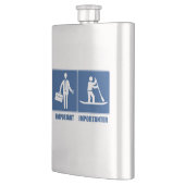 Arbeit ist wichtig, Standup Paddling ist wichtig Flachmann (Links)