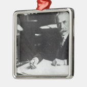 Arbeit Sirs Edward Elgar über eine Silbernes Ornament (Links)