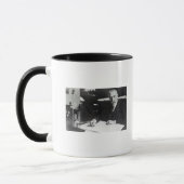 Arbeit Sirs Edward Elgar über eine Tasse (Links)