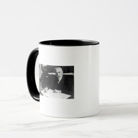 Arbeit Sirs Edward Elgar über eine Tasse (Vorderseite Links)