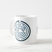 Arbeiten Sie das Labyrinth, während Sie Geweckt ha Kaffeetasse (Vorderseite Links)