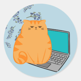 Arbeitende orange Katze Runder Aufkleber