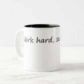 Arbeitsharter Snack oft - Motivation Zweifarbige Tasse (Vorderseite Links)