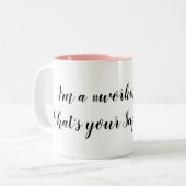 ArbeitsMama-Supermacht-Tasse Zweifarbige Tasse (Vorderseite Links)