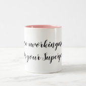 ArbeitsMama-Supermacht-Tasse Zweifarbige Tasse (Mittel)