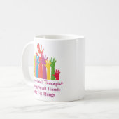 Arbeitstherapeut hilft kleinen Händen bei der Arbe Kaffeetasse (Vorderseite Links)