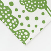 Arboretum 230715 - Avocado Green on White Fleecedecke (Ecke)