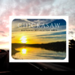 Arbuckles-See, Chickasaw National Rec Area Magnet<br><div class="desc">Der Himmel leuchtet mit Gelbtönen und Orangen,  als die Sonne Erholungen am Horizont über den glatten See der Arbuckles im Chickasaw National Recreation Area im südlichen zentralen Oklahoma.</div>