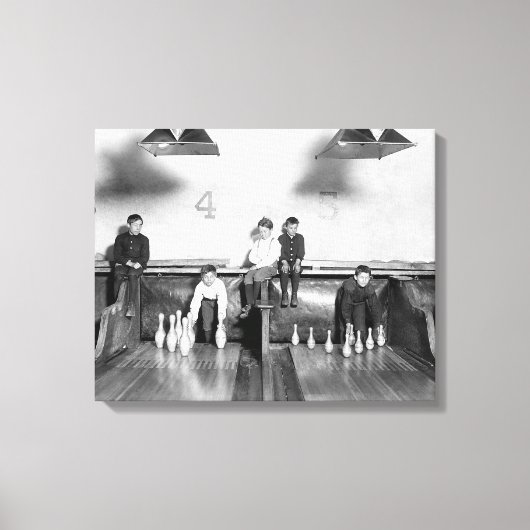 Arcade Bowling Alley, 1909 Leinwanddruck (Vorderseite)