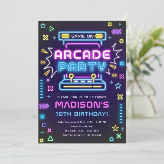 Arcade Party Glow Neon Video Game On Girl Birthday Einladung (Stehend Vorderseite)