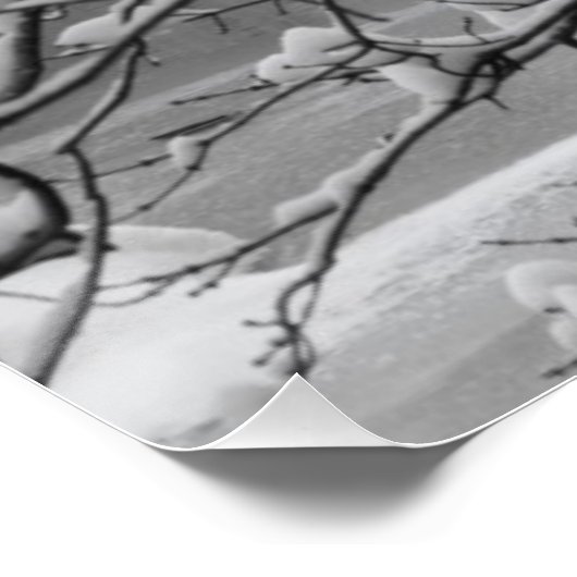 Arch Bridge über Frozen River im Winter Poster (Ecke)