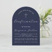 Arch Confirmation Navy Blue Religious Boy Script Einladung (Stehend Vorderseite)