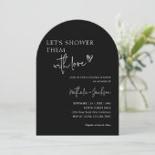 Arch Couple Lass sie duschen Black Bridal Einladung (Stehend Vorderseite)