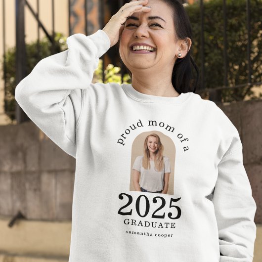 Arch Foto Proud Mama 2025 Graduate Sweatshirt