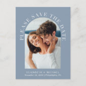 Arch Foto QR Code Dusty Blue Save the Date Ankündigungspostkarte (Vorderseite)