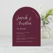 Arch Modern Plum Engagement Party Einladung (Stehend Vorderseite)