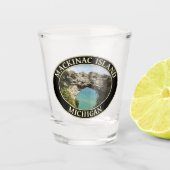 Arch Rock auf Mackinac Island, Michigan Schnapsglas (Vorderseite)