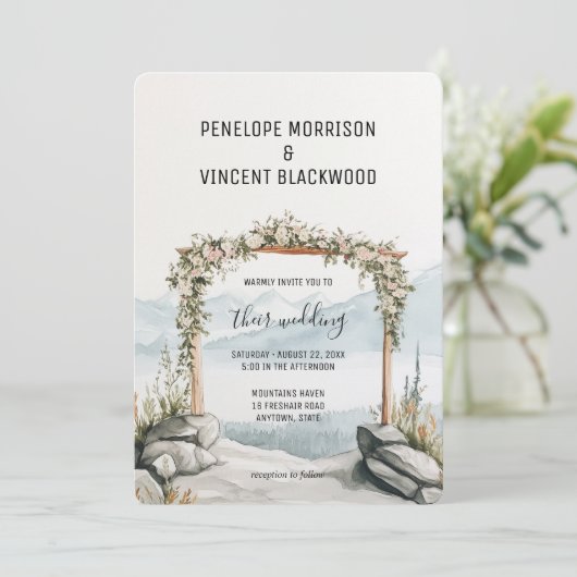 Arch Wedding in den Bergen Einladung (Stehend Vorderseite)