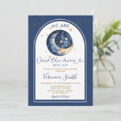 Arch Wir sind über dem Mond mit Freude Babydusche Einladung (Stehend Vorderseite)