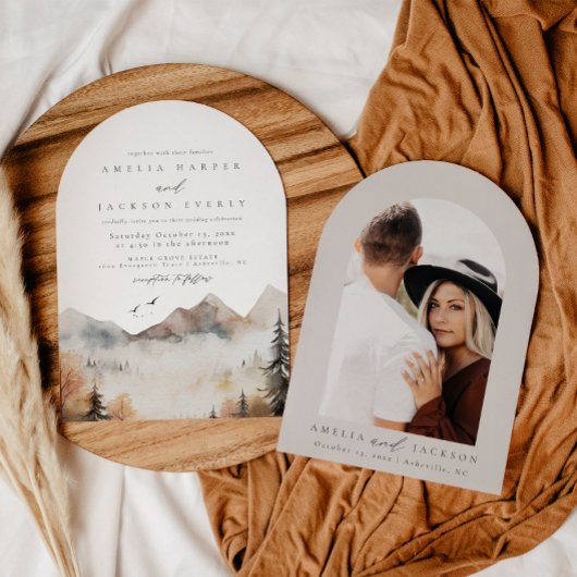 Arched Boho Watercolor Mountain Wedding Einladung