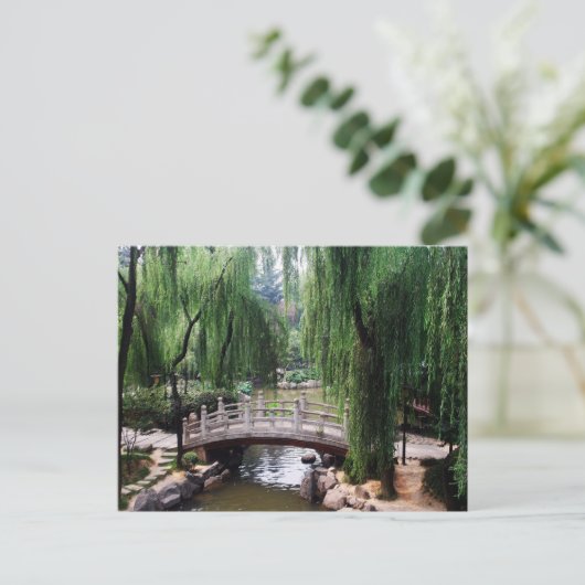 Arched Bridge im friedlichen Park Postkarte (Stehend Vorderseite)