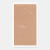 Arched Modern Minimalistisch Cheers Script Wedding Serviette (Vorderseite)