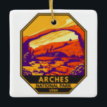 Arches Nationalpark Utah Landschaft Vintag Keramikornament<br><div class="desc">Bietet einen Arc für Vektorgrafiken. Der Park liegt nördlich von Moab im Staat von Utah. Der am Colorado River im Südosten gelegene Ort ist bekannt als das Gelände von mehr als 2.000 natürlichen Sandsteinbögen.</div>