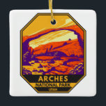 Arches Nationalpark Utah Landschaft Vintag Keramikornament<br><div class="desc">Bietet einen Arc für Vektorgrafiken. Der Park liegt nördlich von Moab im Staat von Utah. Der am Colorado River im Südosten gelegene Ort ist bekannt als das Gelände von mehr als 2.000 natürlichen Sandsteinbögen.</div>