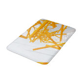 Architektonischer Raum mit leuchtender geometrisch Badematte (Schrägansicht)