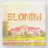 Architektur des belarussischen Bahnhofs Steinuntersetzer (Vorderseite)