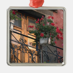 Architektur in den Straßen von San Miguel de Ornament Aus Metall