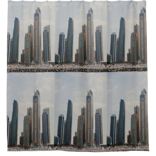 Architektur von Dubai Marina Duschvorhang (Vorderseite)