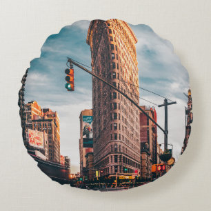 ARCHITEKTURELLE FOTOGRAFIE DES BROWNEN GEBÄUDE RUNDES KISSEN