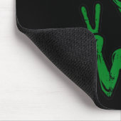 Area-51 Alien Beer Peace Sign Lazy Drinking Hallow Mousepad (Ecke)