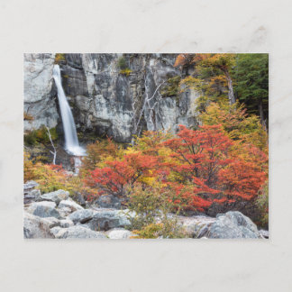 Argentinien - Wasserfall in Patagonien nach Karte