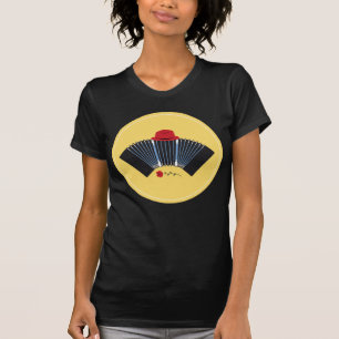 Argentinischer Tango Bandoneon mit Red Fedora und T-Shirt