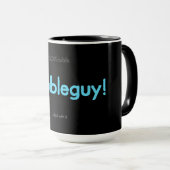 Ärger-Typ! - Elektrisch Blau auf schwarzer Tasse (VorderseiteRechts)