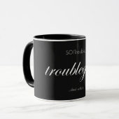 Ärgernis! ~ Einer ist immer dabei! Tasse (Vorderseite Links)