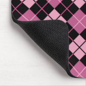 Argyle-Muster in Schwarz und Pink Mousepad (Ecke)
