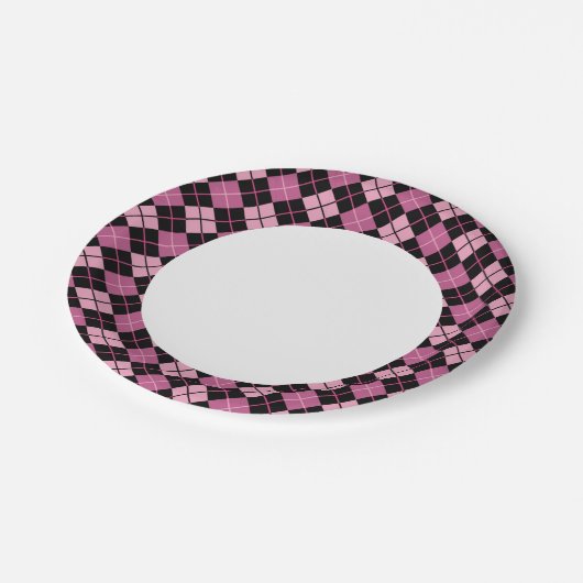 Argyle-Muster in Schwarz und Rosa Pappteller (Schrägansicht)