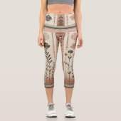 Aria Grace Earth & Spirit Minimalist Tribal Capri Leggings (Vorderseite)
