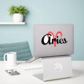 Aries Aufkleber (Laptop auf Schreibtisch)
