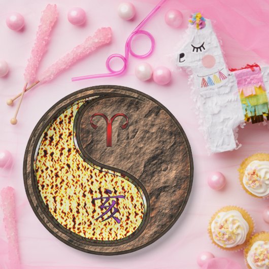 Äries & Earth Boar Pappteller (Party)