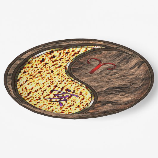 Äries & Earth Boar Pappteller (Schrägansicht)