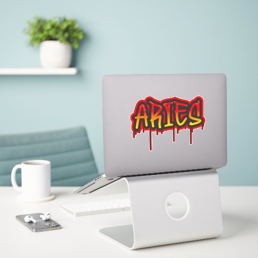 ARIES Fire Sign Driving Word Art Spray Paint Aufkleber (Laptop auf Schreibtisch)
