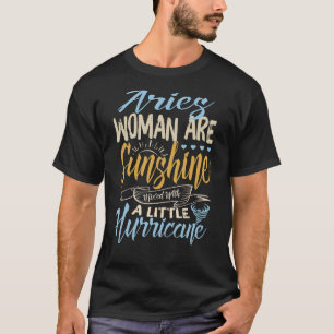 Aries Girls sind sonnig mit einem kleinen Hurri ve T-Shirt