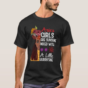 Aries Girls sind sonnig mit einem kleinen Hurri ve T-Shirt